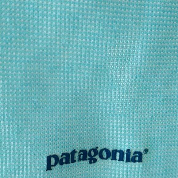 FREE Patagonia top with purchase - Picture 5 of 5